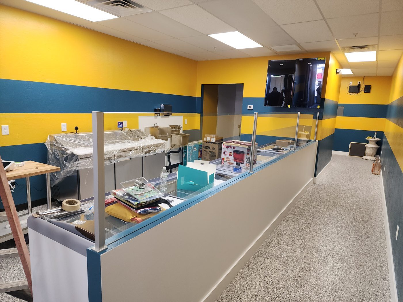 Custom glass installation, Nov 2022, Phoenix metro by Mad Touch Glass